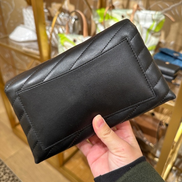 NWT! Tory Burch Kira Chevron Chain Wallet Black Quilted Leather Crossbody 90343 - Picture 4 of 9